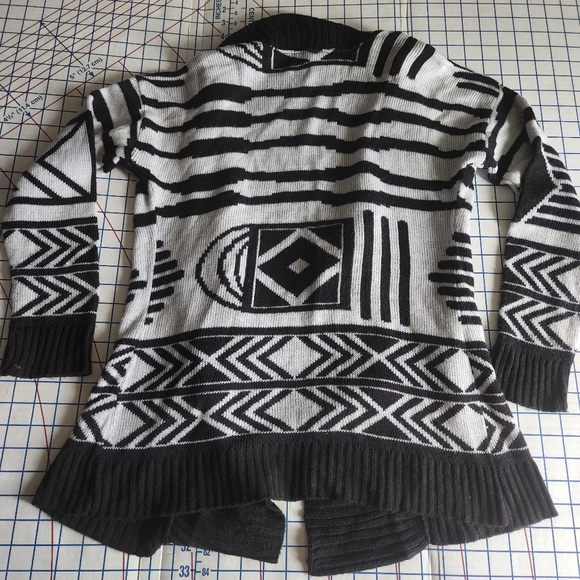 Say What? Aztec Print Cardigan Sweater Black White Juniors Size M - Picture 2 of 3